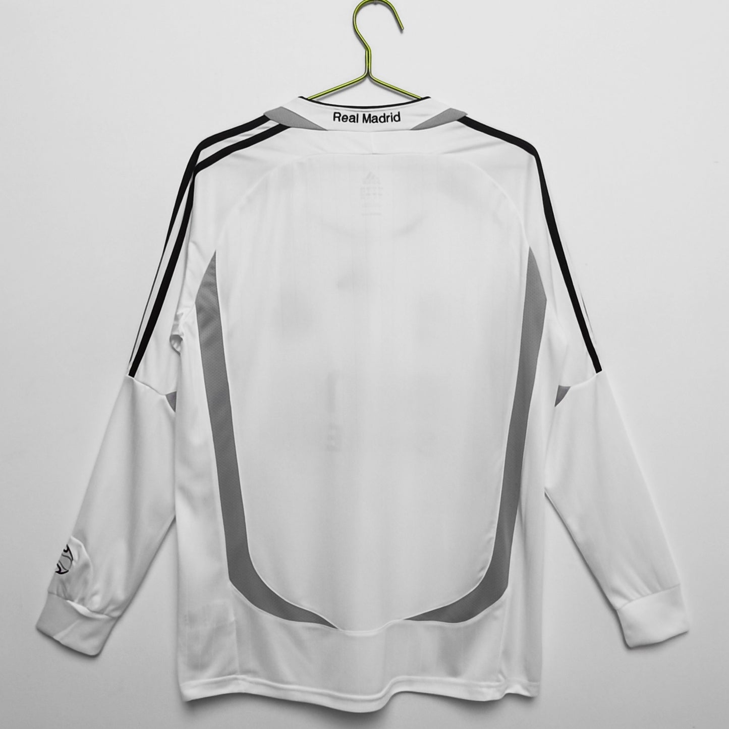 2006/07 Real Madrid home long sleeved jersey