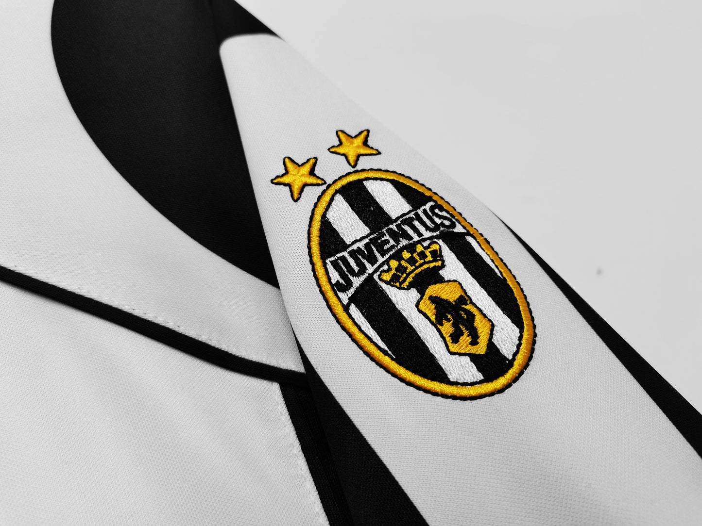 1997/98 Juventus home long sleeved jersey