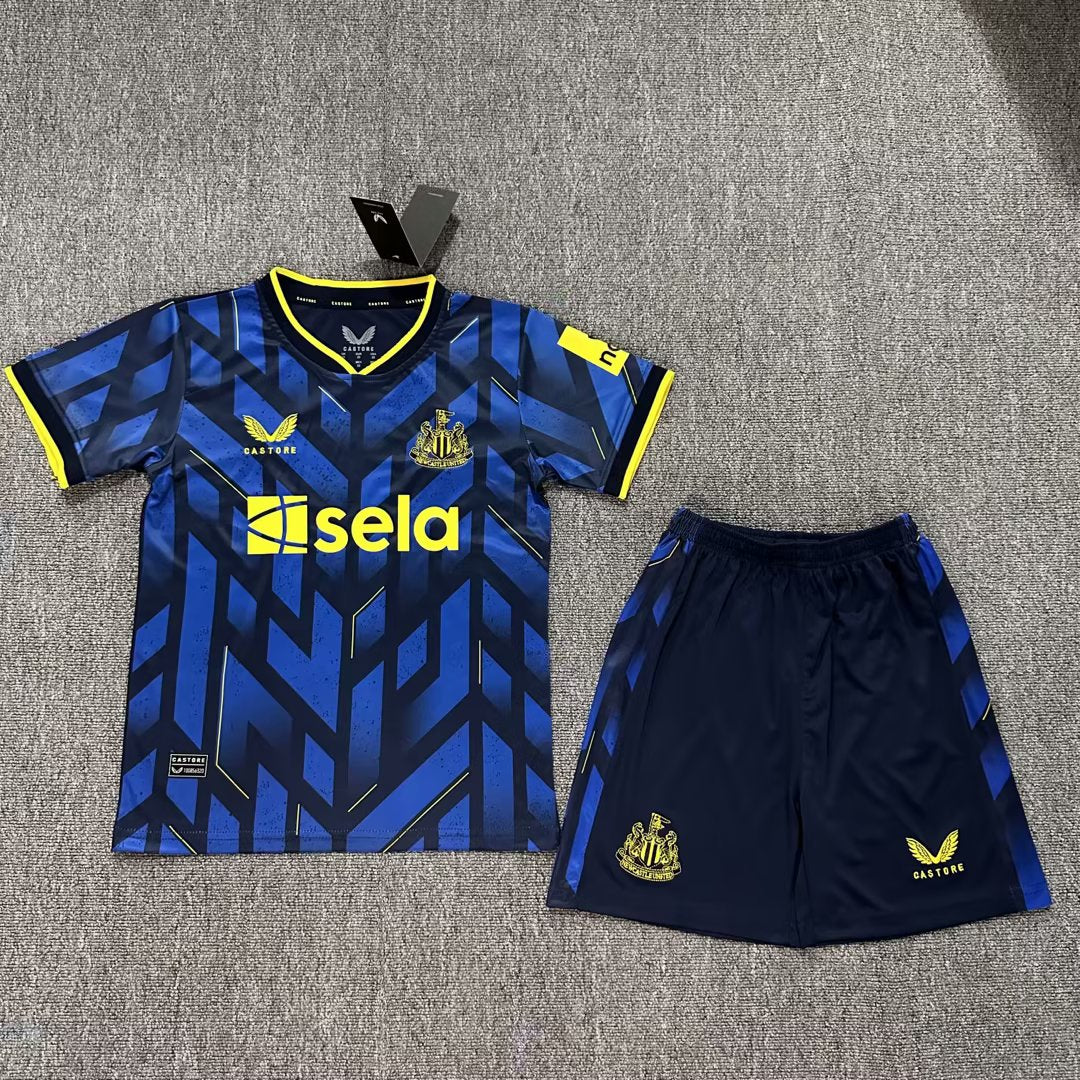 23/24 Newcastle away Kids set