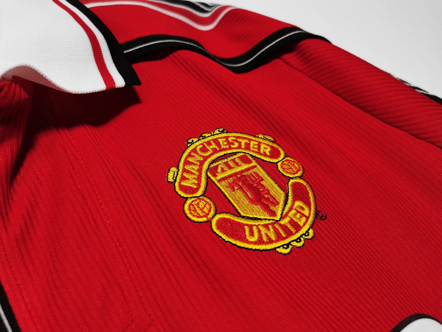 1998/1999 Manchester United home long sleeved jersey