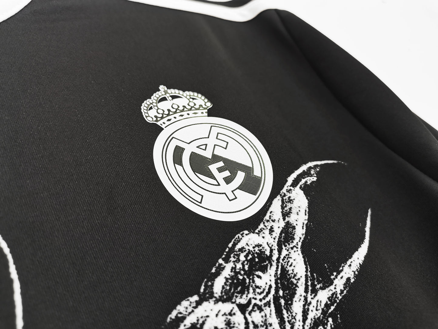 2014/15 Real Madrid's second away long sleeved jersey