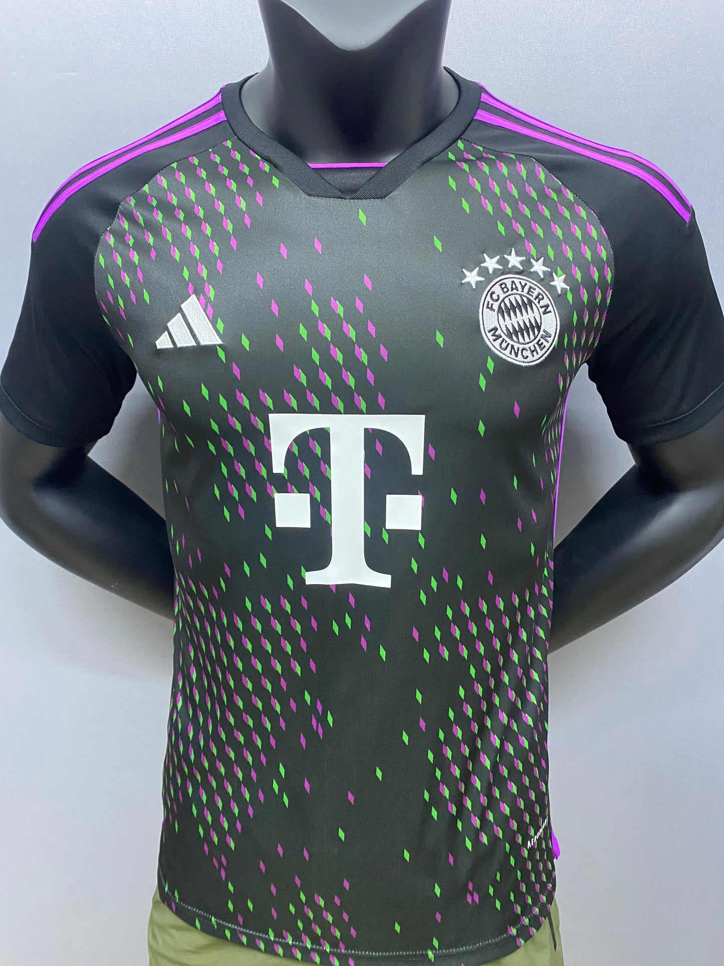 23/24 Bayern away jersey