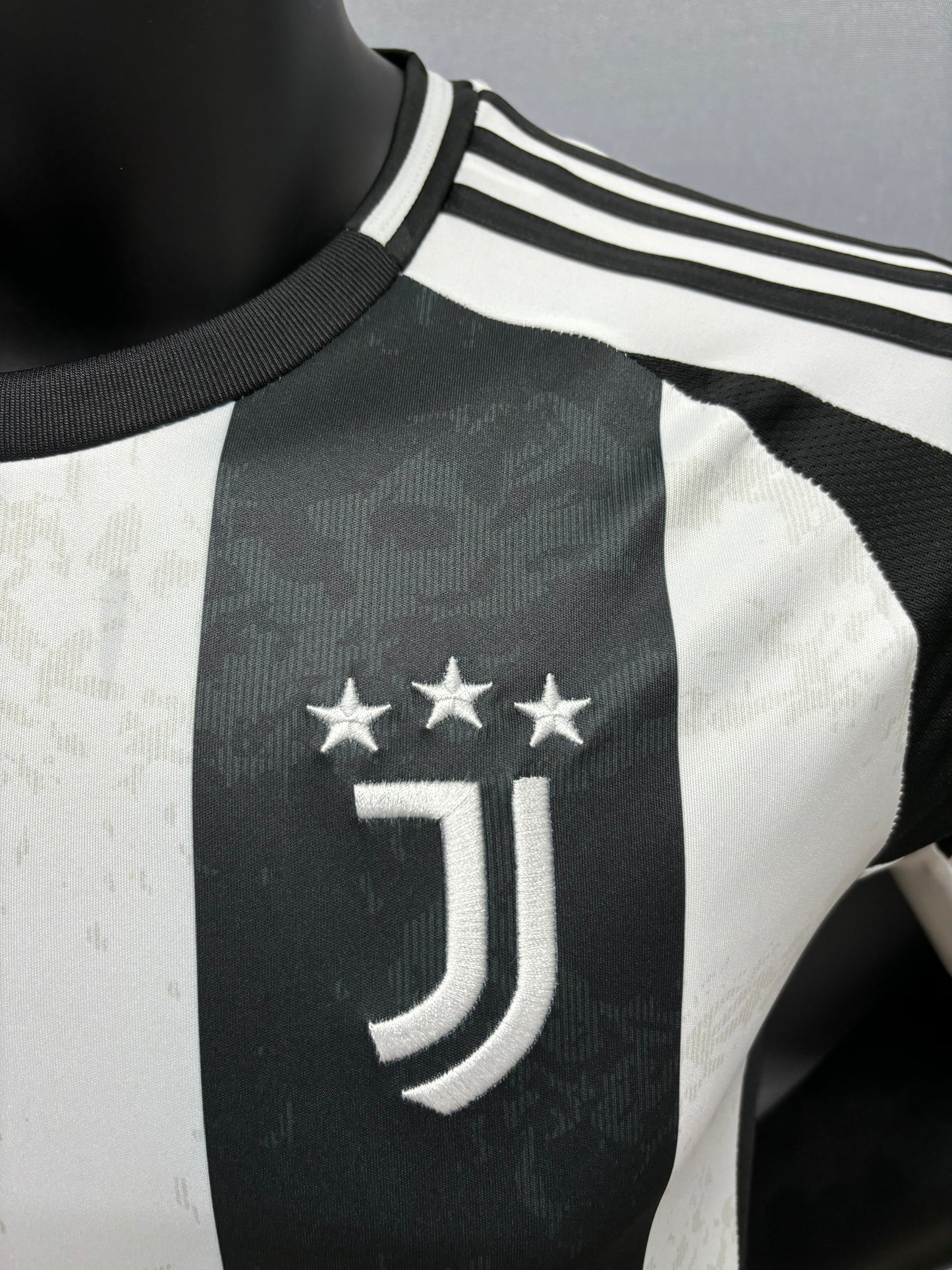 24/25 Juventus home jersey