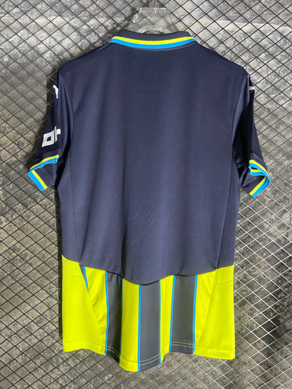 24/25 Manchester City's second away jersey